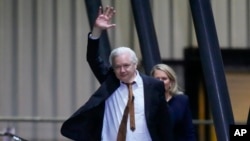 จูเลียน อัสซานจ์ ผู้ก่อตั้งเว็บ Wikileaks