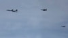 5일 미 공군의 B-1B ‘랜서(Lancer)’ 초음속 전략폭격기가 F-15K 전투기와 함께 한반도 상공에서 정밀유도식 합동직격탄(JDAM) 투하훈련을 실시했다. (화면출처: 한국 국방부)