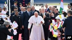 Папа Франциск в аеропорту Будапешта 28 квітня 2023 р.
