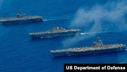 지난 2022년도 밸리언트 실드(Valiant Shield) 훈련에 동원된 USS 로널드 레이건, USS 에이브러험 링컨 항공모함과 트리폴리 강습상륙함의 모습.