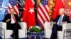 Presiden AS Joe Biden bertemu dengan Presiden Turki Recep Tayyip Erdogan d sela KTT NATO di Madrid, Spanyol, pada 29 Juni 2022. (Foto: Reuters/Jonathan Ernst) 