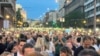 Građani u koloni idu do Vlade Srbije na šestom protestu protiv nasilja