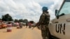 Des réfugiés rentrent en Centrafrique, inquiets et dépités de ne pas voter