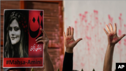 پوستر اعتراضات زن، زندگی، آزادی 