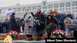 У російському місті Самара 3 січня 2023 р. відбулося вшанування пам’яті про російських солдатів, які загинули у війні проти України. За неофіційними повідомленнями саме з того регіону походили багато російських рекрутів, загиблих в ніч з 31 грудня на 1 січня у Макіївці.