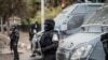 Un passant tué par une bombe visant des policiers au Caire