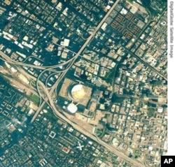 New Orleans (After - on 31 August 2005) with now damaged Superdome.