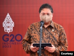 Menko Perekonomian Airlangga Hartarto dalam telekonferensi pers usai Sidang Kabinet Paripurna di Istana Merdeka, Jakarta, Selasa (5/4) mengatakan pemerintah akan perkuat perlindungan sosial untuk menjaga daya beli masyarakat di tengah adanya inflasi global (biro Setpres)