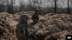 Kiev'in kuzeyinde konuşlanan Ukraynalı askerler