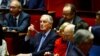 Wabunge wa Ufaransa wakipiga kura ya kuindoa serikali ya waziri mkuu Michel Barnier, Disemba 4, 2024. Picha ya Reuters
