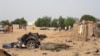 Des dommages constatés à la suite d’une attaque des militants de Boko Haram dans la ville de Maiduguri, Nigeria, le 27 avril 2018.