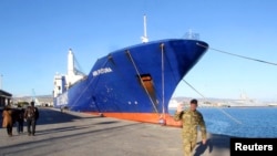 Kapal kargo Norwegia yang digunakan untuk mengangkut bahan-bahan kimia Suriah (foto: dok). 