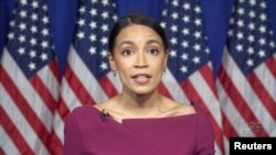 La représentante démocrate Alexandria Ocasio-Cortez (New York) prend la parole lors de la convention nationale démocrate virtuelle de 2020, le 18 août 2020.