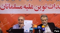 از راست نادر طالب‌زاده و علی کرمی