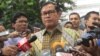 Sekretaris Kabinet Pramono Anung memberikan keterangan di kompleks Istana kepresidenan di Jakarta, hari Selasa (19/7) seputar tertembaknya buron teroris Santoso di Poso, Sulawesi Tengah (VOA/Andylala).