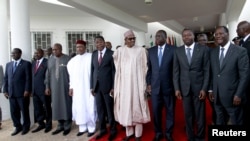 Les dirigeants ouest-africains au sommet de la Cédéao sur le Burkina Faso, à Abuja au Nigeria, le 22 Septembre 2015. (Photo Reuters)