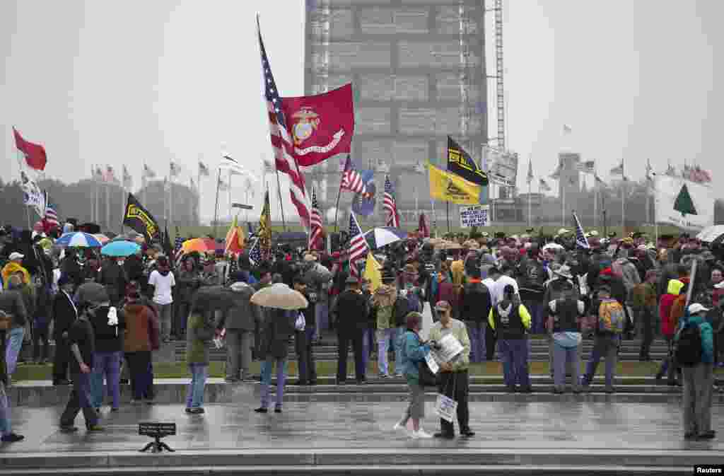 Protesters rally at the National U.S. World War II Memorial in Washington, Oct. 13, 2013.