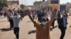 Warga Sudan berdemo di Khartoum, Ibu Kota Sudan, untuk memprotes kekuasaan militer menyusul pengunduran diri perdana menteri dari kalangan sipil, Abdalla Hamdok, 6 Januari 2022.