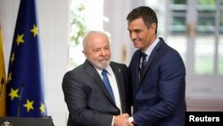 Президент Бразилії Луїс Інасіо Лула да Сілва та прем’єр-міністр Іспанії Педро Санчес під час спільної прес-конференції в Мадриді, Іспанія, 26 квітня 2023. REUTERS/Juan Medina