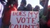 Des militants de la Coalition des défenseurs des droits de l'homme protestent contre les résultats de l'élection présidentielle de 2019 au Malawi. (Photo d'archives: Lameck Masina/VOA)