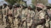 Babban hafsan sojojin kasa na Najeriya, Leftana janar Tukur Buratai, ya ziyarci sansanonin sojojinsa a dajin Sambisa