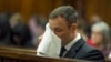 La défense de Pistorius tente d’éviter le retour du champion en prison