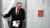 Opposition et ONG dénoncent des centaines d'irrégularités lors de la présidentielle en Russie