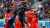 Samuel Umtiti marque le but lors de la demi-finale entre la France et la Belgique lors de la Coupe du monde à Saint-Pétersbourg, Russie, le 10 juillet , 2018.