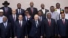 Presiden Rusia Vladimir Putin berpose bersama para pemimpin Afrika pada KTT Rusia-Afrika di resor Sochi, Rusia 24 Oktober 2019 (foto: dok). 