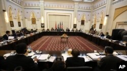 هیات هایی از افغانستان، پاکستان، آمریکا و چین در حال مذاکره برای یافتن نقشه راه صلح با طالبان- کاخ ریاست جمهوری افغانستان در کابل- فوریه 2016 