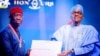 Lokacin da Buhari ya karrama Okowa da lambar girmamawa (Facebook/Atiku Abubakar)