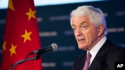 美国商会总裁兼CEO托马斯·多诺霍2018年5月1日在华盛顿美国商会举行的中国商务会议上讲话。