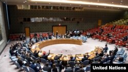 La proposition russo-chinoise de résolution survient alors que les discussions entre les Etats-Unis et la Corée du Nord, relancées de manière spectaculaire en 2018, sont dans l'impasse depuis l'échec en février d'un sommet entre Donald Trump et Kim Jong Un.
