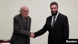 Kiongozi wa jamii ya Lebanon ya Druze akikutana na kiongozi mpya wa Syria Ahmed al-Sharaa, mjini Damascus, Disemba 22, 2024. Picha ya Reuters