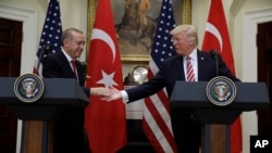 دونالد ترامپ گفت در مذاکراتش با آقای اردوغان دو رهبر بر تحکیم روابط دوجانبه تجاری اشتراک نظر داشتند 