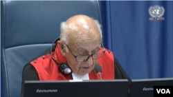 Theodor Meron, predsjedavajući Žalbenim vijećem u postupku protiv Vojislava Šešelja