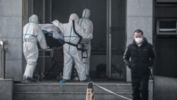 武汉一名受新型病毒感染病人星期六(1月18日）被送入金银潭医院。