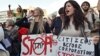 Ribuan demonstran melakukan unjuk rasa di Brussels, Belgia untuk memrotes TTIP dan CETA hari Selasa (20/9). Demonstrasi yang sama dilakukan di Jerman pekan sebelumnya. 