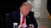 Facebook maintient la suspension de l'ancien président Donald Trump