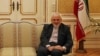 ظریف: با حمله هوایی نمی‌توان گروه داعش را شکست داد