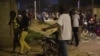 Les commerces rouvrent la peur au ventre après l'attentat à Ouagadougou