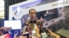 Presiden Jokowi menjawab pertanyaan wartawan soal persidangan MKD, 25 November 2015 (Foto: VOA/Andylala)