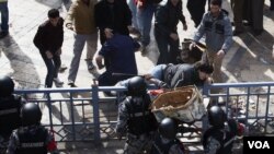 Friday's protests were for the most part peaceful, though there were some skirmishes with Jordan's security forces, Amman, Jordan, November 16, 2012. (Y. Weeks/VOA)