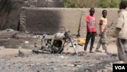 Une scène de destruction causée par une attaque de Boko Haram, le 21 octobre 2015. (VOA)