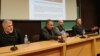 Učesnici tribine "Za društvo tolerancije i odgovornost", u sklopu serijala "Nije filozofski ćutati", na Filozofskom fakultetu u Beogradu, 20. februara 2020. (Foto: Veljko Popović, VoA)
