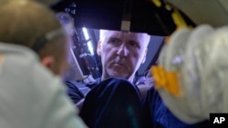 Ðạo diễn James Cameron đã trải qua nhiều giờ đồng hồ ở đáy của rãnh Mariana để thu thập các mẫu vật dùng cho các cuộc nghiên cứu khoa học và quay phim video và chụp hình