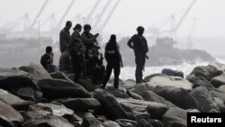 Membres d’une unité des forces spéciales vénézueliennes intervenues sur un rivage à Macuto, le 3 mai 2020. Le gouvernement vénézuélien a annoncé avoir déjoué un complot de mercenaires.