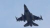 Pesawat tempur Turki meninggalkan pangkalan udara Incirlik siap untuk melancarkan serangan udara (foto: dok).
